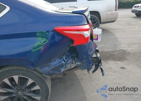 2017 Nissan Sentra Sr из США, поврежденный, VIN 3N1AB7AP3HY245950